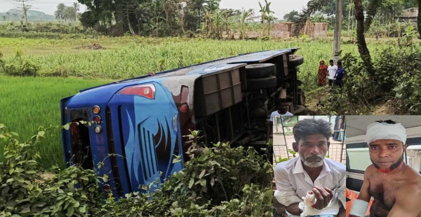 শার্শায় যাত্রীবাহি বাস খাদে পড়ে ১০জন আহত