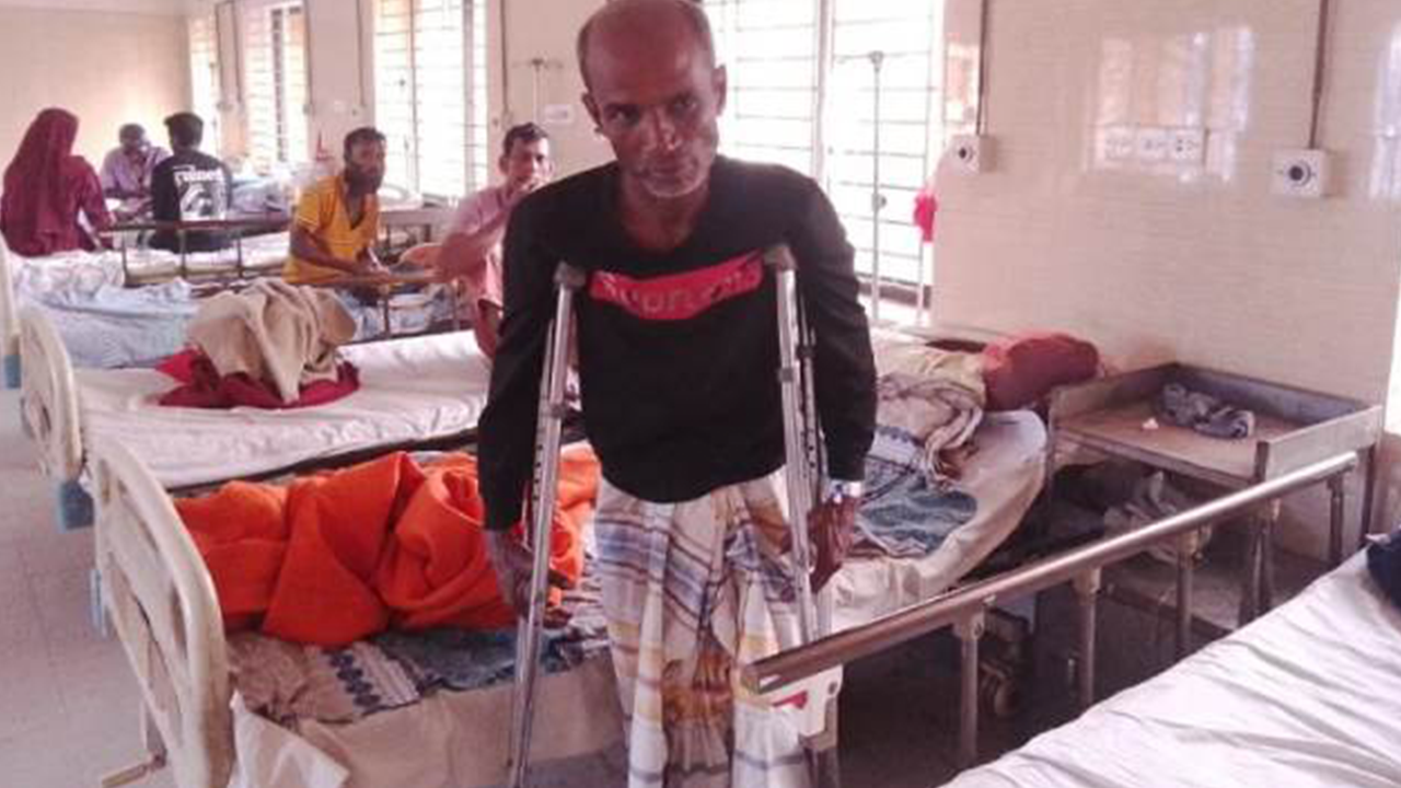 সাংবাদিক পেটানো সেই ৩ পুলিশ ক্লোজ, তদন্ত কমিটি গঠন...
