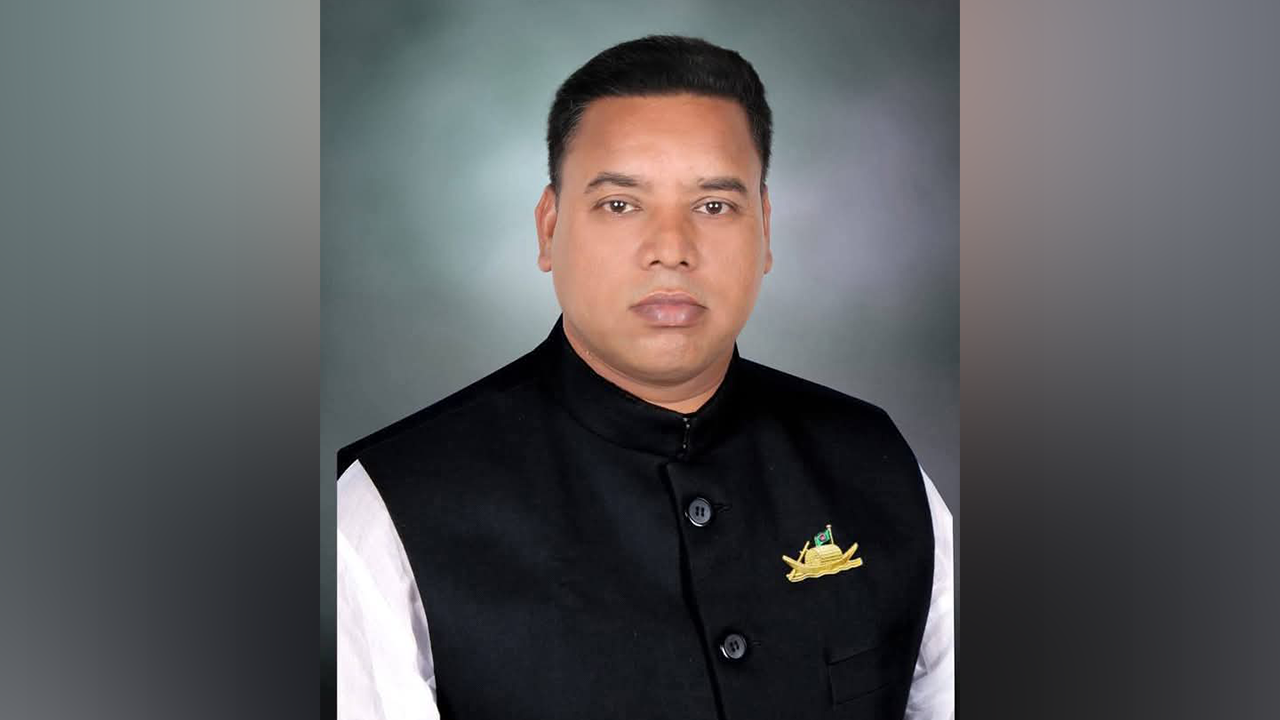 প্রবাসীর স্ত্রীকে প্রেমের ফাঁদে ফেলেন আ.লীগ নেতা, ...