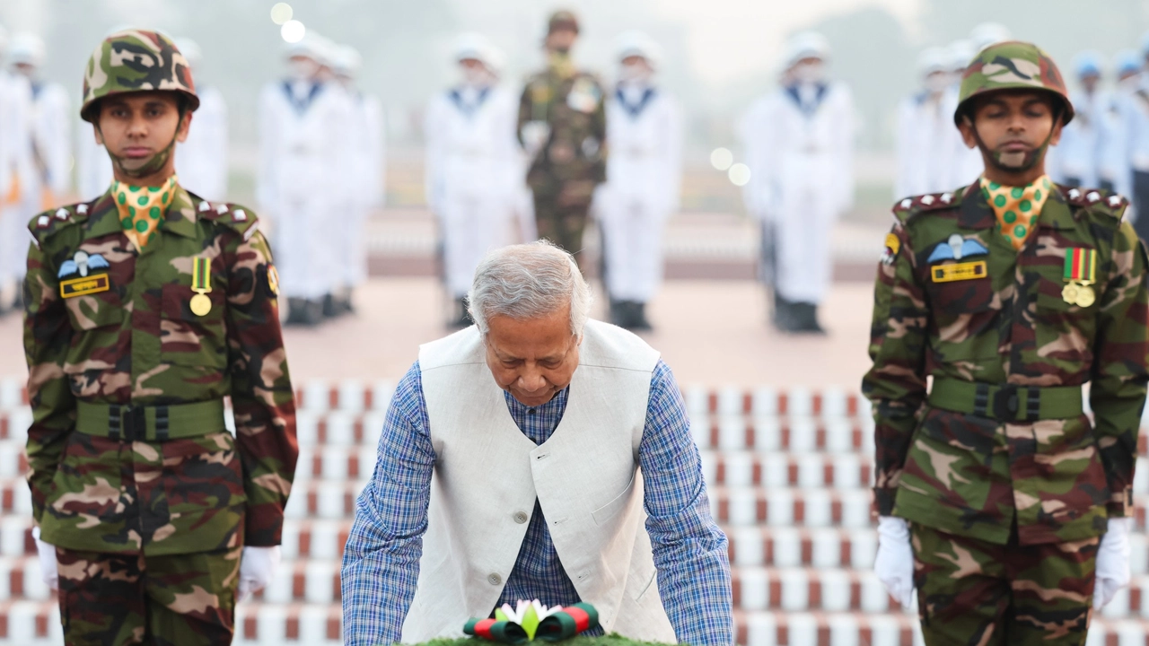 জাতীয় স্মৃতিসৌধে প্রধান উপদেষ্টার শ্রদ্ধা...