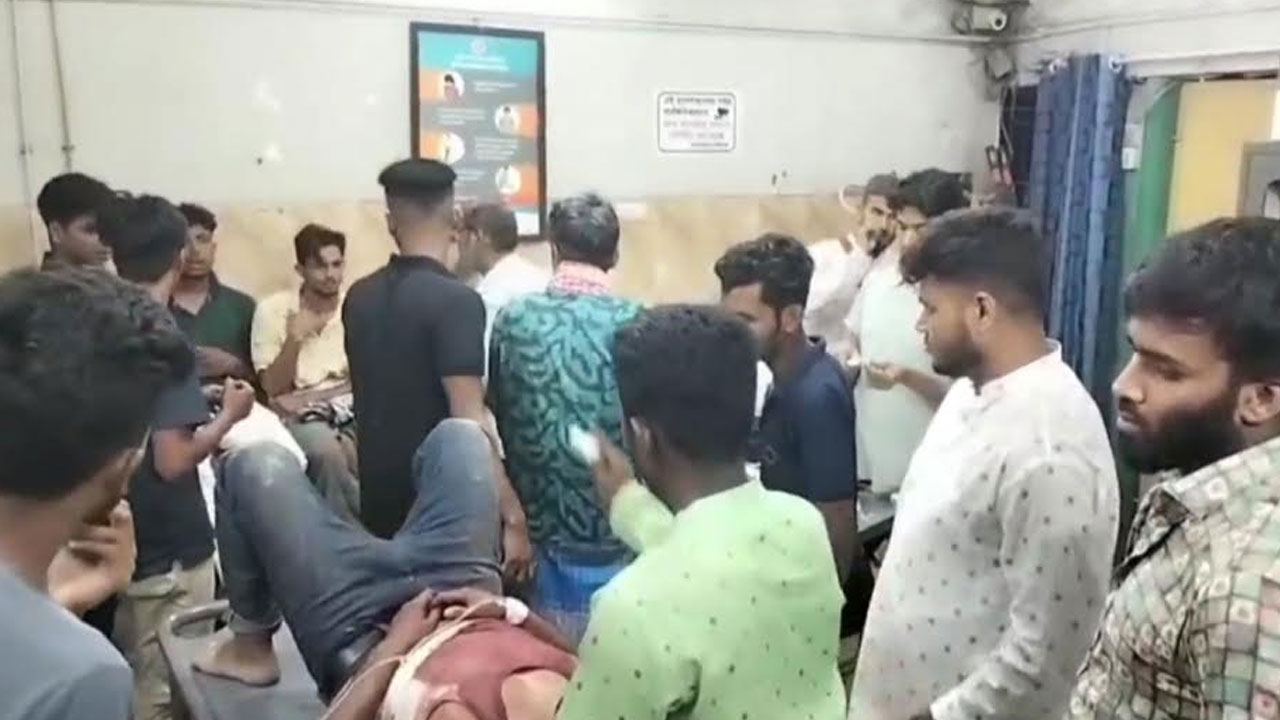ইসরায়েলবিরোধী মিছিল শেষে বিএনপির দুপক্ষের সংঘর্ষ, ...
