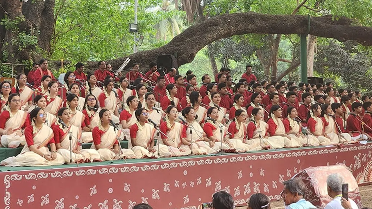 রমনার বটমূলে ছায়ানটের বর্ষবরণ অনুষ্ঠান শুরু...