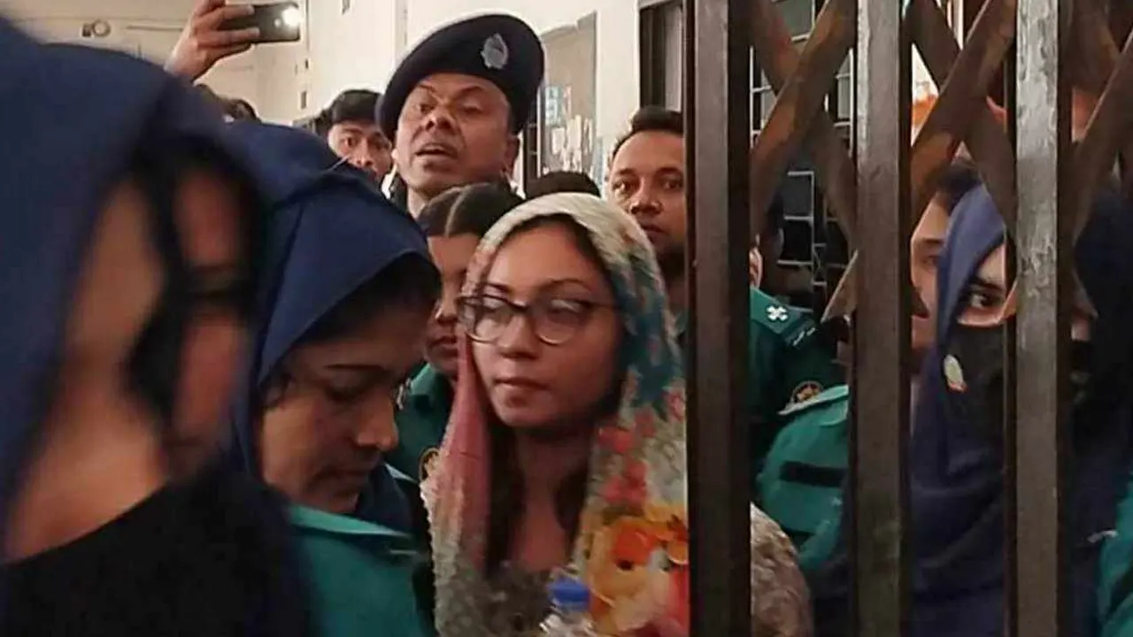 এবার প্রতারণার মামলায় মডেল মেঘনা আলম গ্রেপ্তার...