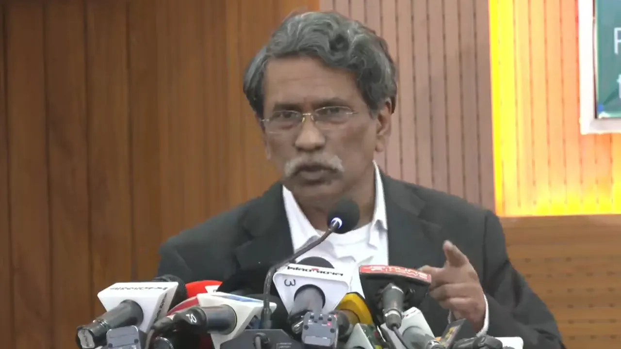 বারবার দেখছি, গণতন্ত্র হোঁচট খেয়েছে  : আলী রীয়াজ...