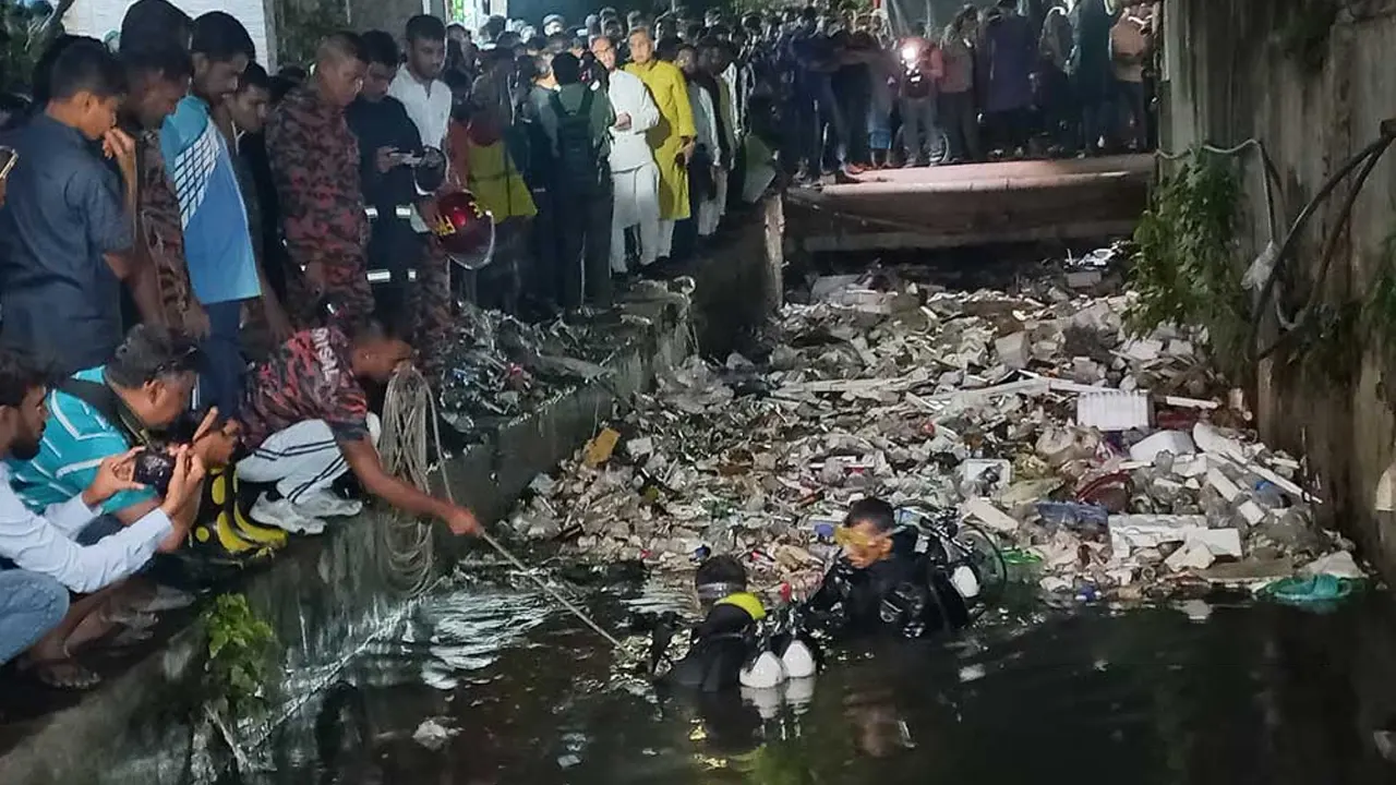 ১৪ ঘণ্টা পর ভেসে উঠল সেই শিশুর মরদেহ...