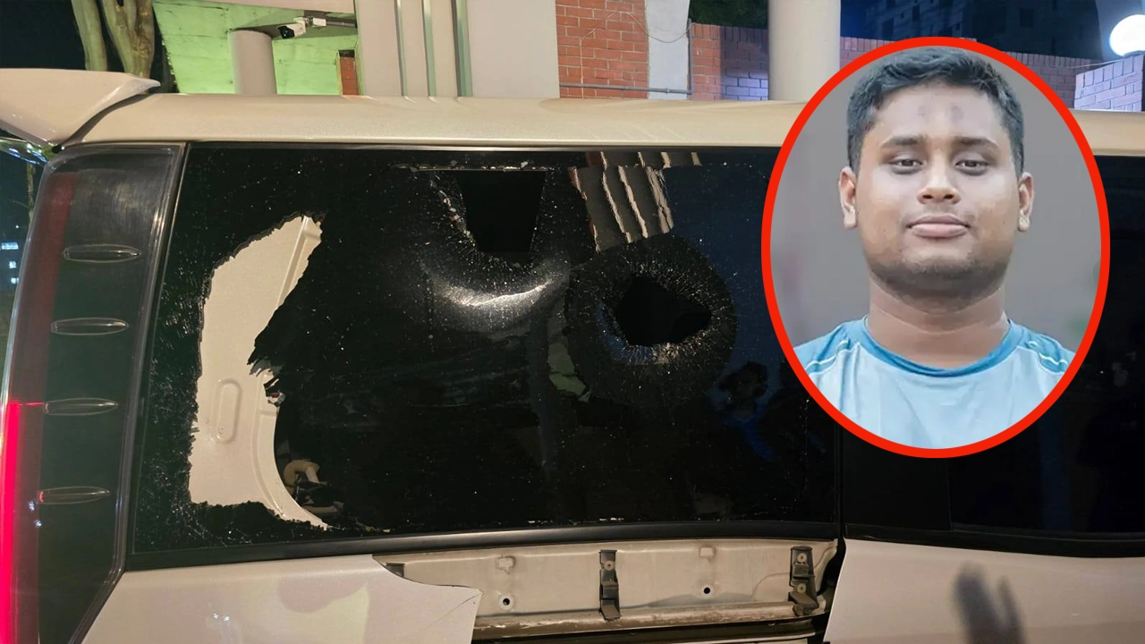 হাসনাতের গাড়িতে হামলা...