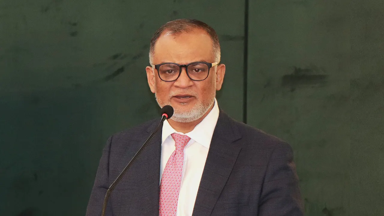 অসাধুরা বাজারের ছোট প্রতিষ্ঠানগুলোকে ধ্বংস করছে : ...