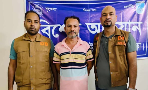 সাভারে ৪০০ পিস ইয়াবাসহ মাদক ব্যবসায়ী গ্রেফতার...