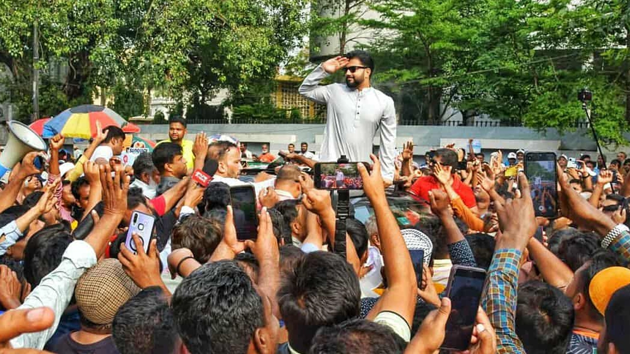 শপথ চেয়ে হাইকোর্টে রিট করিনি : ইশরাক হোসেন...