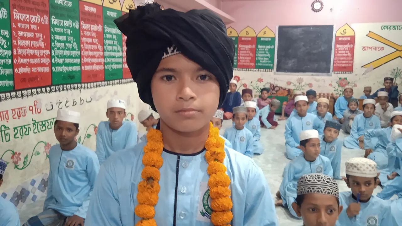 ১১ মাসে কোরআনের হাফেজ দশ বছরের শিশু...