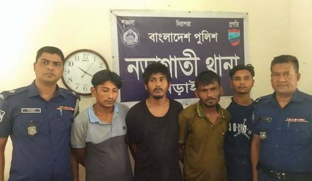 নড়াইলে পুলিশের অভিযানে ইয়াবাসহ গ্রেপ্তার ৪...