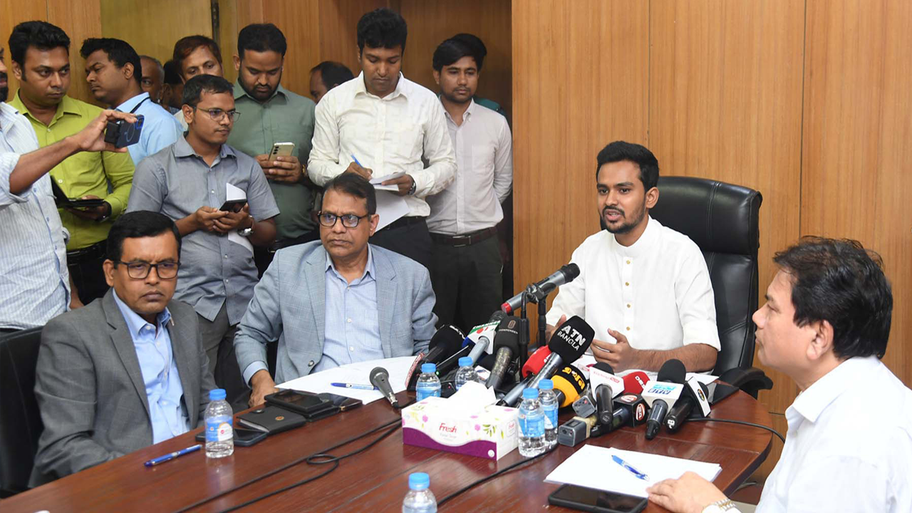 আর বসে থাকার সুযোগ নেই, দ্রুতই ব্যবস্থা : আসিফ...