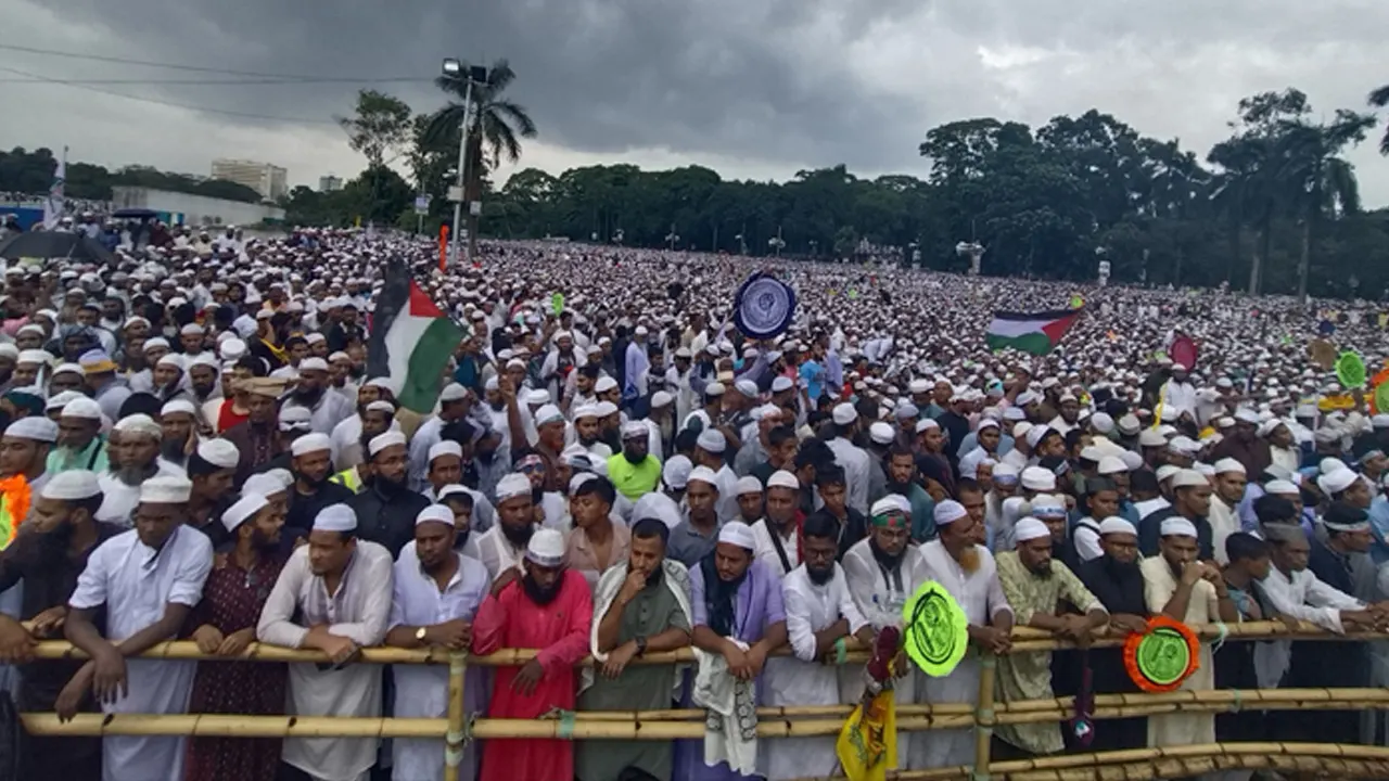 ইসলামী আন্দোলনের মহাসমাবেশে জামায়াত-এন‌সি‌পি-হিন্দ...