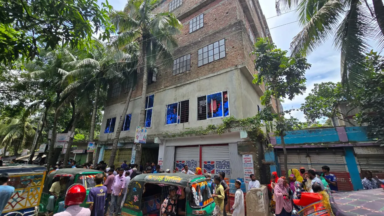 এবার মুরাদনগরে নারীসহ ৩ জনকে পিটিয়ে হত্যা...