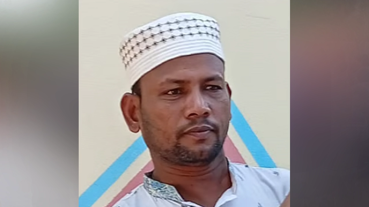 অটোরিকশা থেকে নেমেই বোরকা পরা অস্ত্রধারীদের গুলি,...