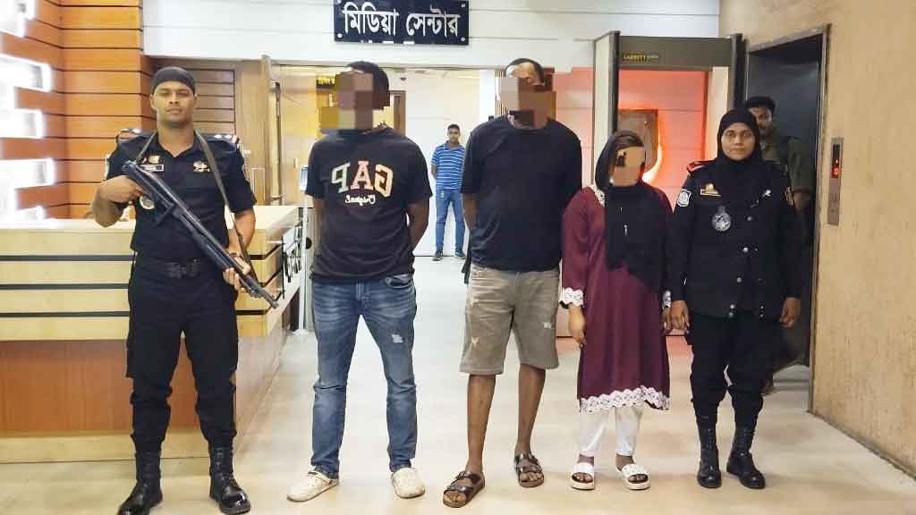 ফেসবুকে ‘বিনিয়োগের প্রলোভন’ দেখিয়ে অর্থ আত্মসাৎ, দ...