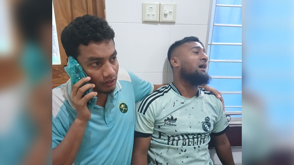 ভোলায় অটোরিকশাচালককে কুপিয়ে হত্যা...
