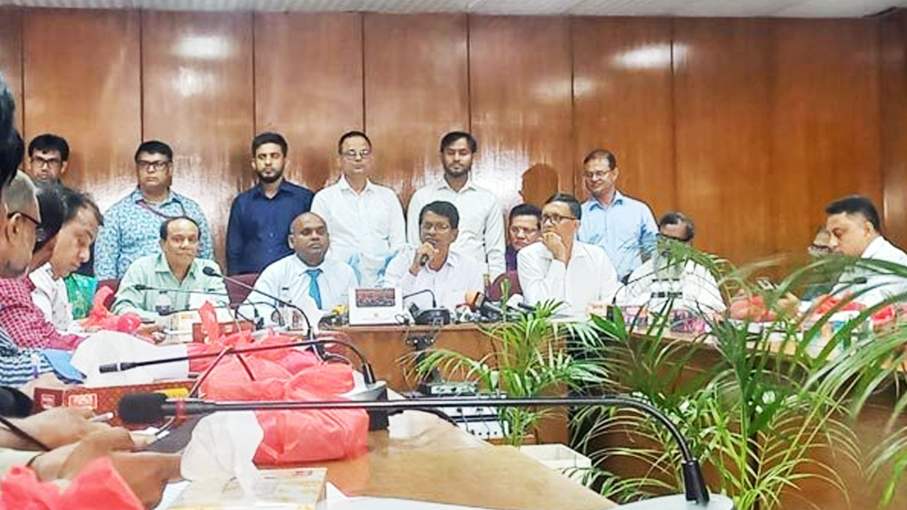 কাউকে বাড়তি নম্বর দেওয়া হয়নি : চেয়ারম্যান...