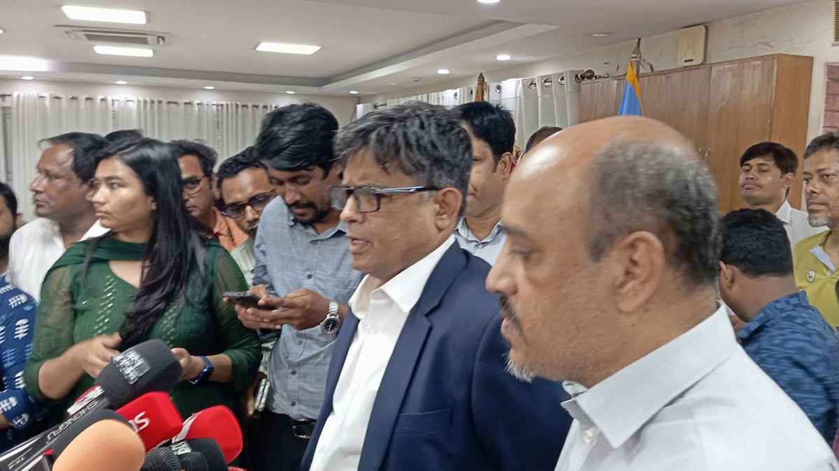 নির্বাচনে স্ট্রাইকিং ফোর্স হিসেবে থাকবে ৬০ হাজার স...