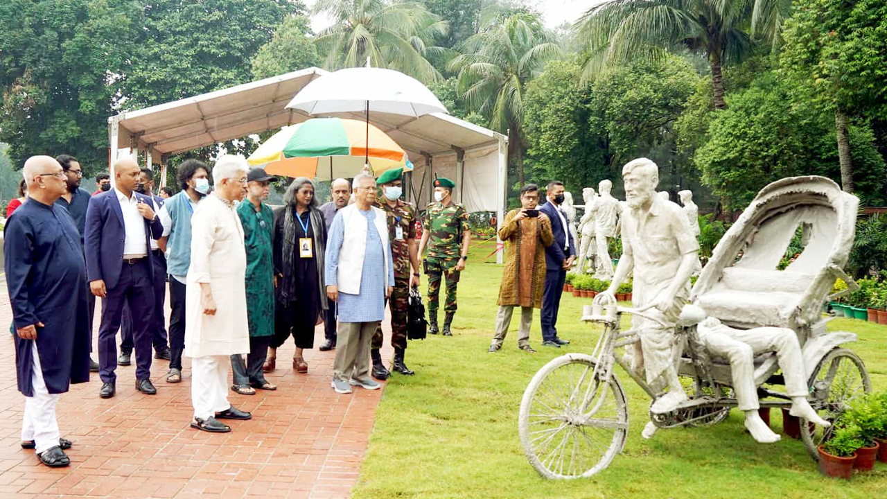 জুলাই স্মৃতি জাদুঘর পরিদর্শন করলেন প্রধান উপদেষ্টা...