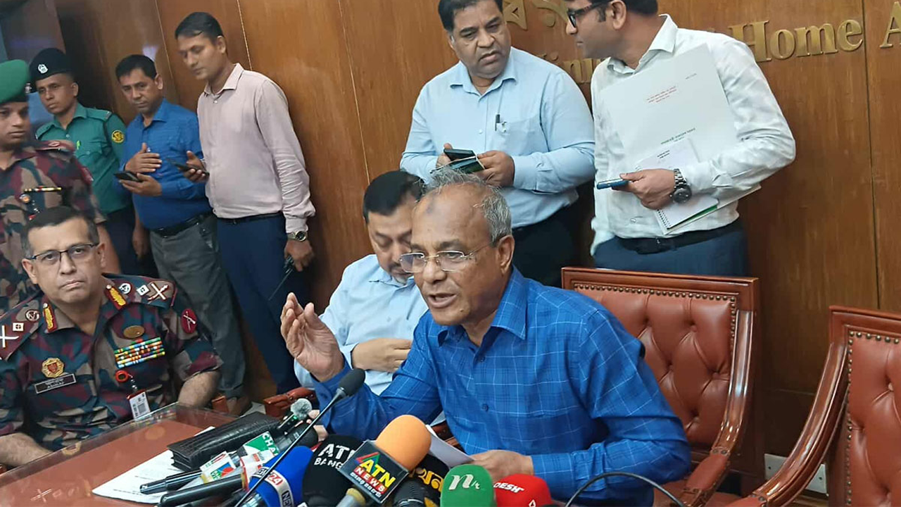 নির্বাচন সামনে রেখে আইনশৃঙ্খলা বাহিনীতে ২৭ হাজার জ...