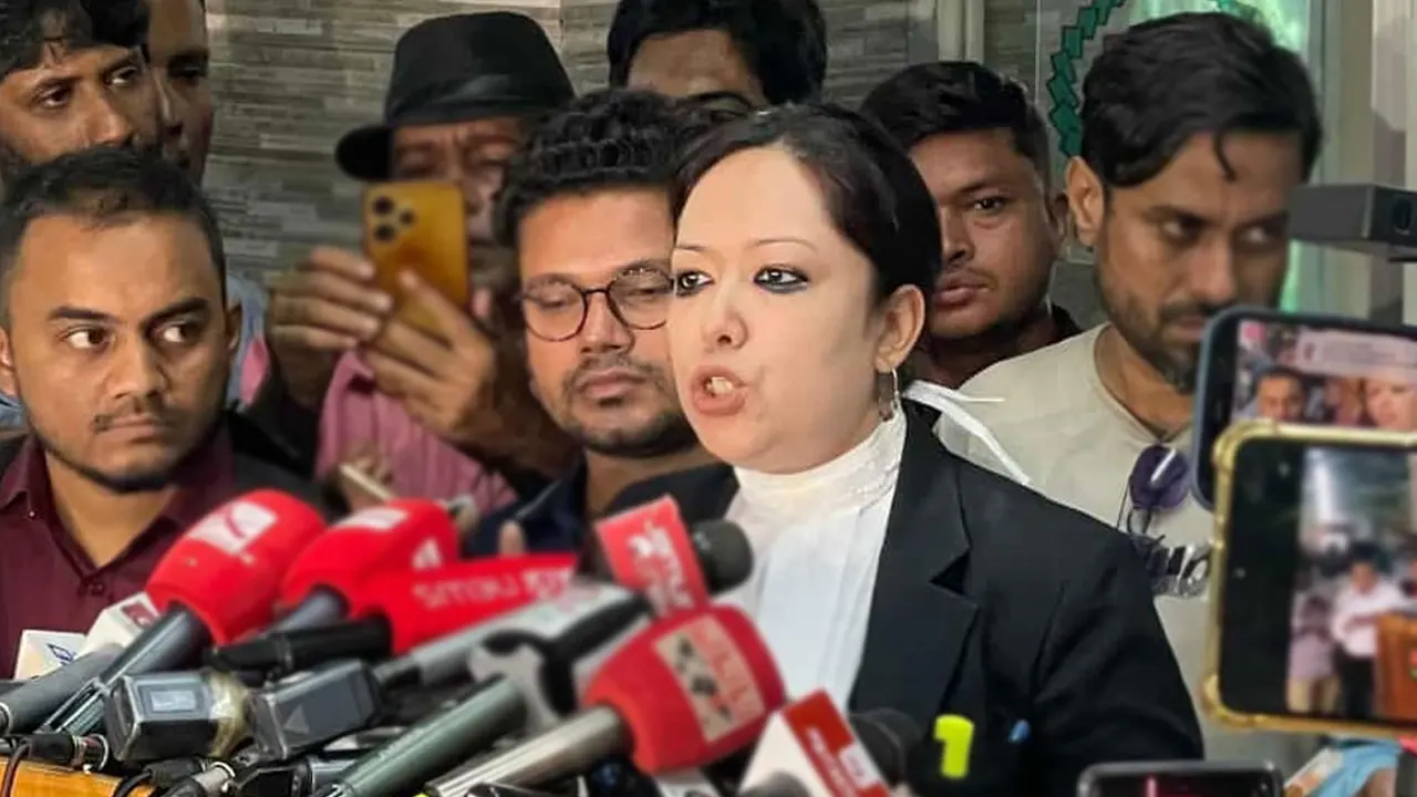 ইসিতে ধাক্কাধাক্কি-হাতাহাতি, ক্ষোভ ঝাড়লেন রুমিন ফা...