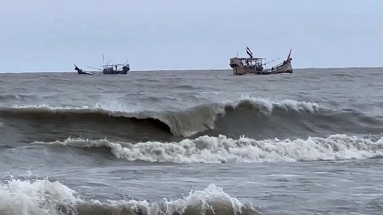 বঙ্গোপসাগরে সুস্পষ্ট লঘুচাপ, ঝোড়ো হাওয়ার শঙ্কা...