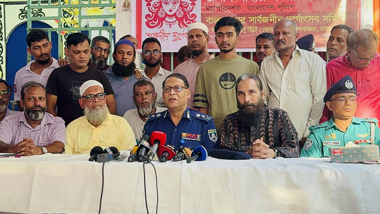 দুর্গাপূজার নিরাপত্তায় সতর্ক অবস্থানে থাকবে পুলিশ ...