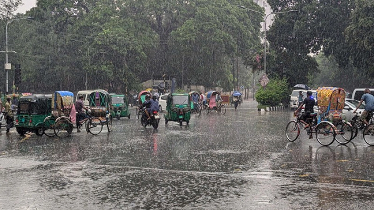 ৩ বিভাগে অতি ভারী বৃষ্টির পূর্বাভাস...
