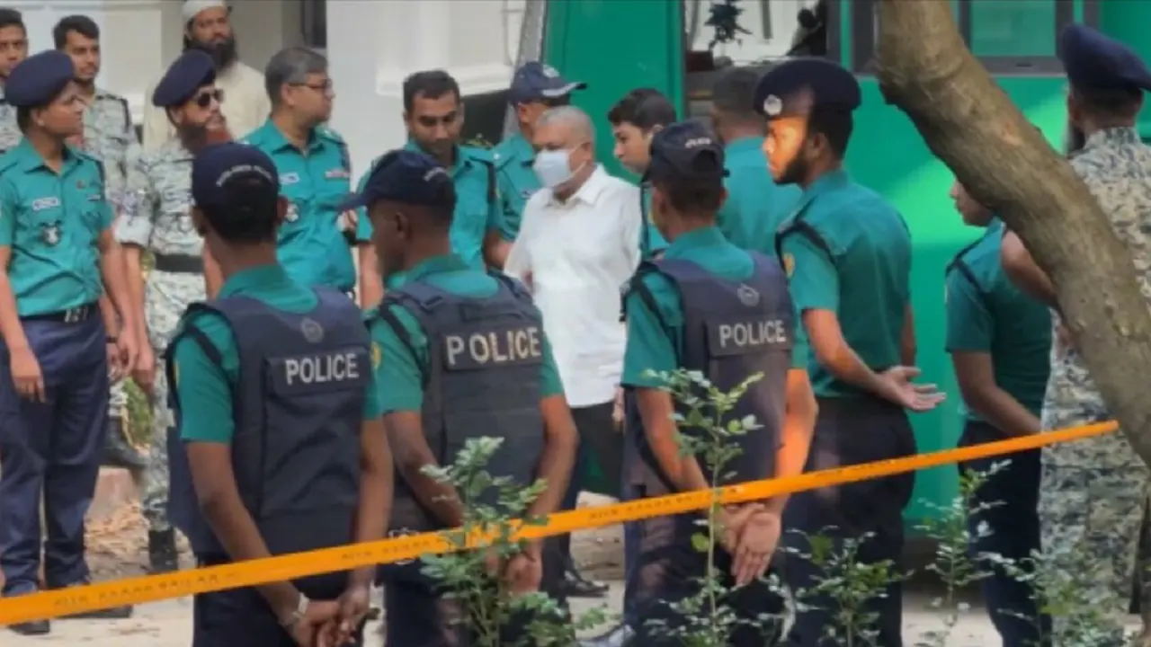 অভিযুক্ত ১৫ সেনা কর্মকর্তাকে কারাগারে পাঠানোর নির্...