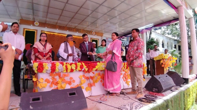 লোহাগড়ায় নবীন বরন অনুষ্ঠানে জেলা প্রশাসক